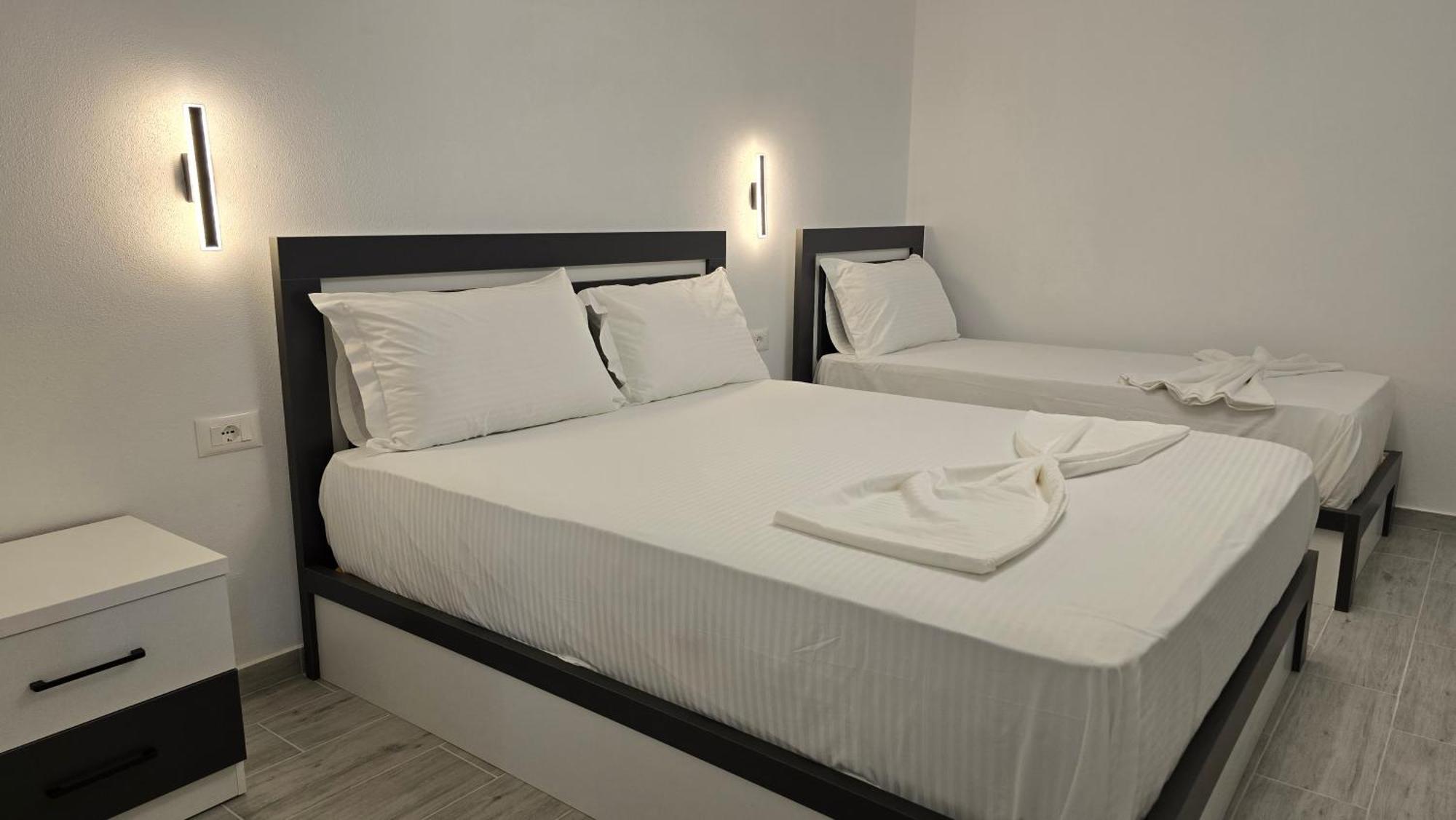 Guest House Pogradeci Exterior photo